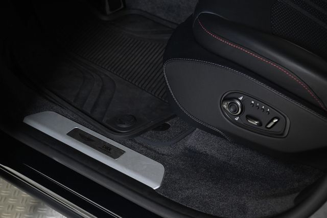 2025 Aston Martin DBX 707 - 22917533 - 25