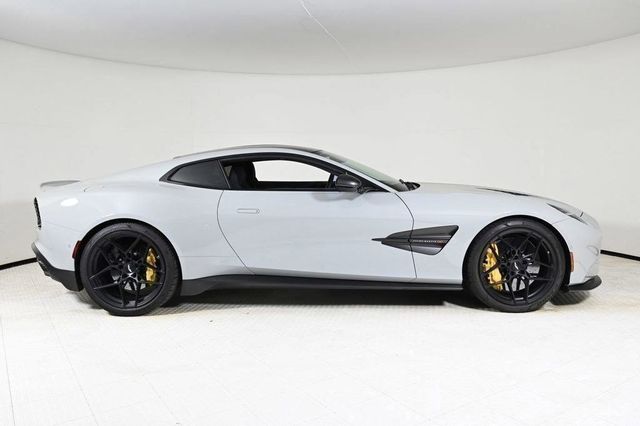 2025 Aston Martin Vanquish Coupe - 22829268 - 15