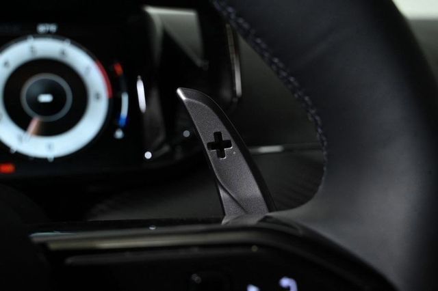 2025 Aston Martin Vanquish Coupe - 22829268 - 23