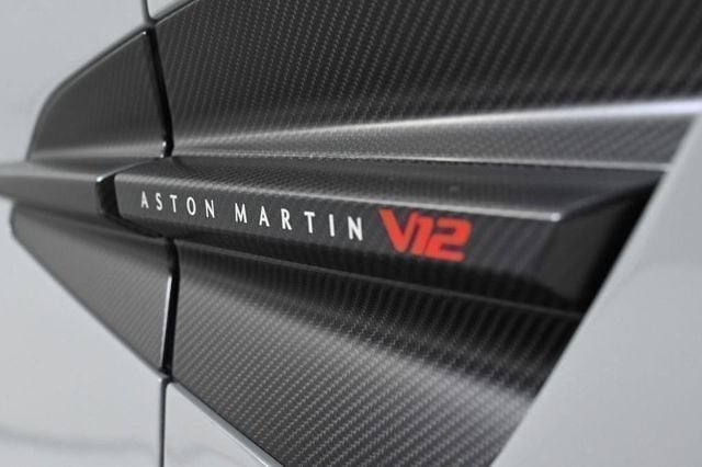 2025 Aston Martin Vanquish Coupe - 22829268 - 32