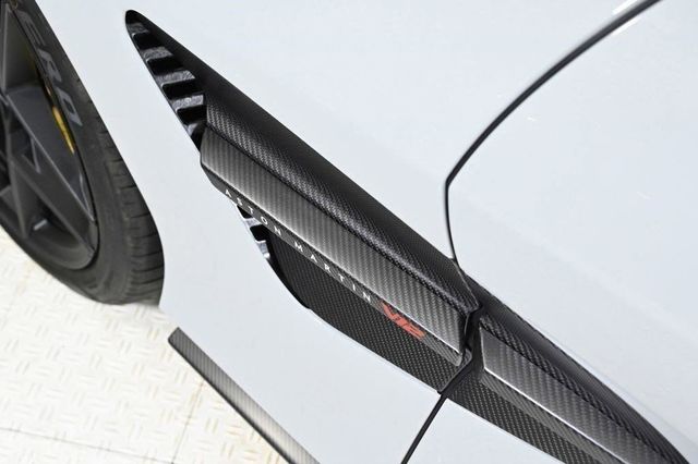 2025 Aston Martin Vanquish Coupe - 22829268 - 8