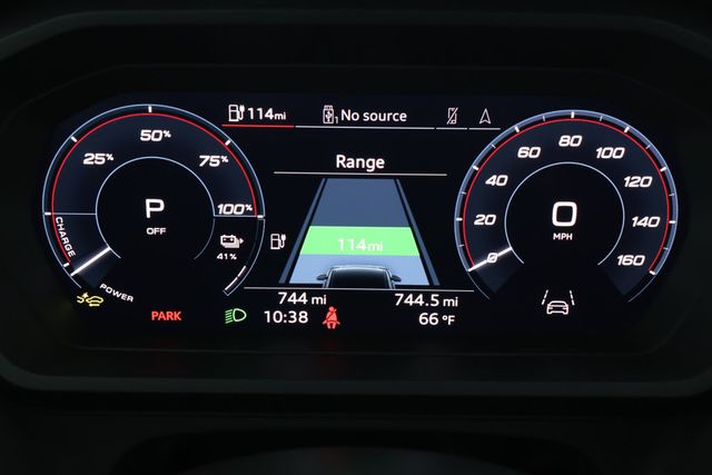 2025 Audi Q4 e-tron Premium 55 quattro with Convenience Package & Beam Rings - 22909891 - 12