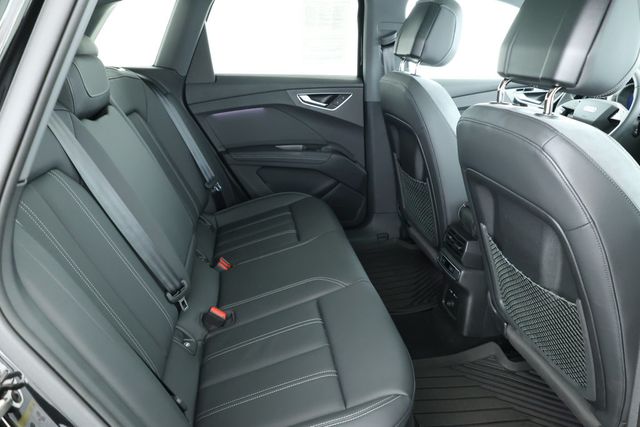 2025 Audi Q4 e-tron Premium 55 quattro with Convenience Package & Beam Rings - 22909891 - 22