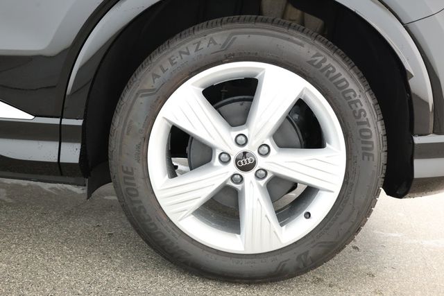 2025 Audi Q4 e-tron Premium 55 quattro with Convenience Package & Beam Rings - 22909891 - 6