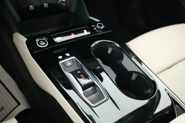 2025 Audi Q6 e-tron Premium Plus quattro with Warm Weather & 20'' Wheel Packages - 22918379 - 14
