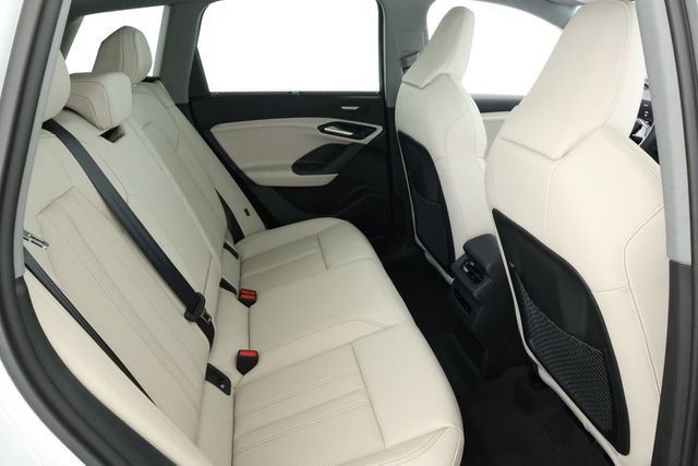 2025 Audi Q6 e-tron Premium Plus quattro with Warm Weather & 20'' Wheel Packages - 22918379 - 20