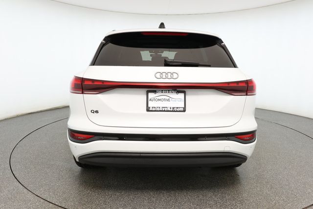 2025 Audi Q6 e-tron Premium Plus quattro with Warm Weather & 20'' Wheel Packages - 22918379 - 4