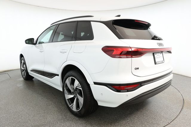 2025 Audi Q6 e-tron Premium Plus quattro with Warm Weather & 20'' Wheel Packages - 22918379 - 5