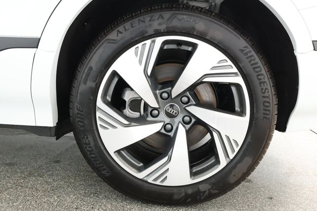 2025 Audi Q6 e-tron Premium Plus quattro with Warm Weather & 20'' Wheel Packages - 22918379 - 6