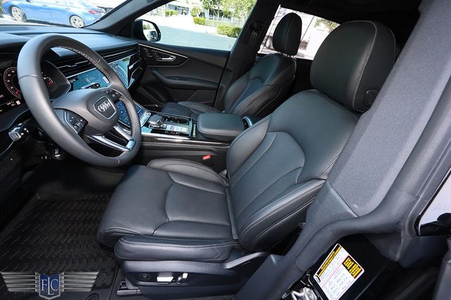 2025 Audi Q8 Prestige 55 TFSI quattro - 22934361 - 11