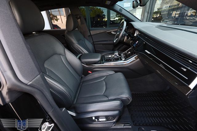 2025 Audi Q8 Prestige 55 TFSI quattro - 22934361 - 13