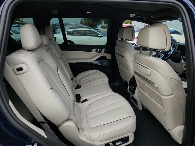 2025 BMW X7 M60i SAV w/ B&W Diamond SS & Driving Assistance Professional Pkg - 22934290 - 12