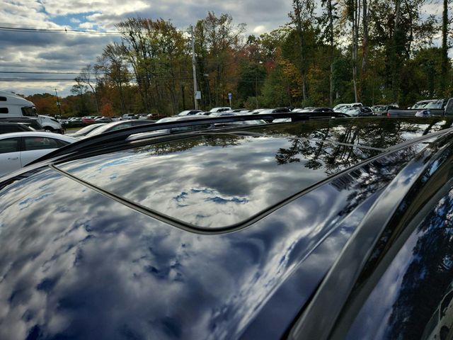 2025 BMW X7 M60i SAV w/ B&W Diamond SS & Driving Assistance Professional Pkg - 22934290 - 26