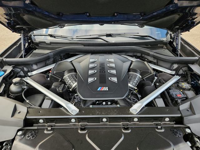 2025 BMW X7 M60i SAV w/ B&W Diamond SS & Driving Assistance Professional Pkg - 22934290 - 27