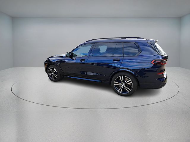 2025 BMW X7 M60i SAV w/ B&W Diamond SS & Driving Assistance Professional Pkg - 22934290 - 7