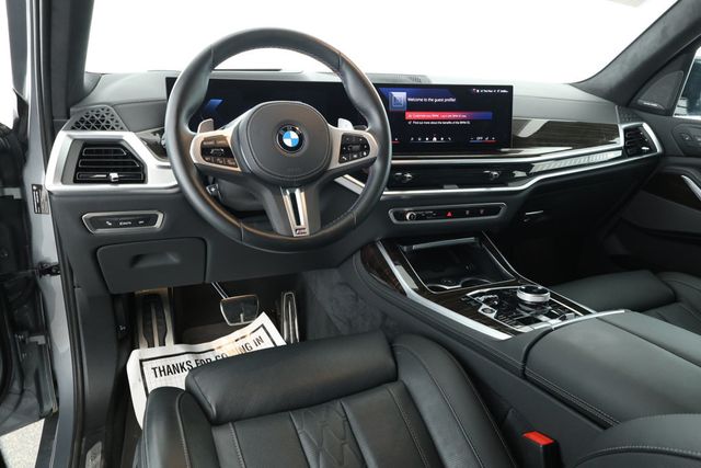 2025 BMW X7 M60i SAV w/ Driving Assistance Professional & Executive Packages - 22931500 - 9