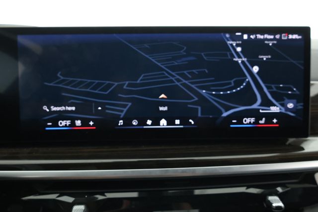 2025 BMW X7 M60i SAV w/ Driving Assistance Professional & Executive Packages - 22931500 - 16