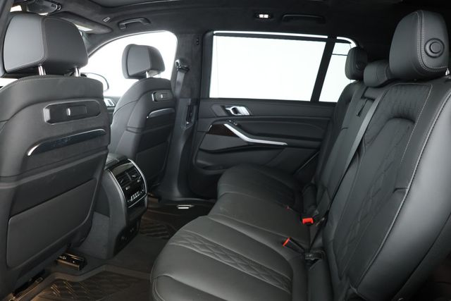 2025 BMW X7 M60i SAV w/ Driving Assistance Professional & Executive Packages - 22931500 - 18