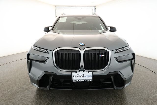 2025 BMW X7 M60i SAV w/ Driving Assistance Professional & Executive Packages - 22931500 - 1