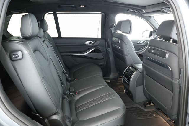 2025 BMW X7 M60i SAV w/ Driving Assistance Professional & Executive Packages - 22931500 - 21