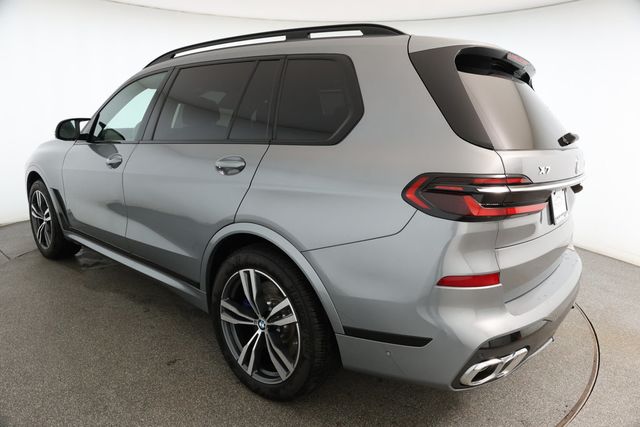 2025 BMW X7 M60i SAV w/ Driving Assistance Professional & Executive Packages - 22931500 - 5