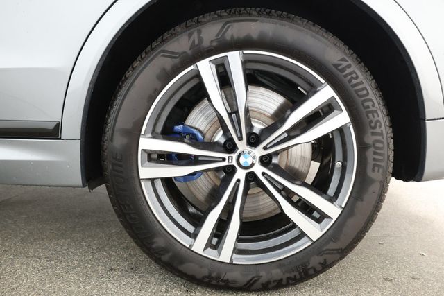 2025 BMW X7 M60i SAV w/ Driving Assistance Professional & Executive Packages - 22931500 - 6