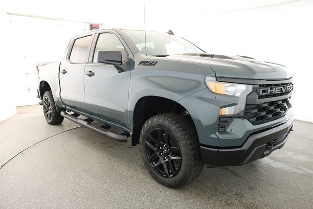 2025 Chevrolet Silverado 1500 4WD Crew Cab 147'' Custom Trail Boss w/ Dark Appearance Package - 22927494 - 2