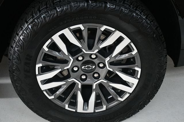 2025 Chevrolet Suburban 25 CHEVY SUBURBAN Z71 BLACK - 22934196 - 13