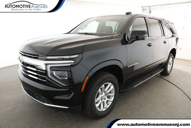 2025 Chevrolet Suburban 4dr LT with Comfort & Illumination Packages + Panoramic Sunroof - 22932721 - 0