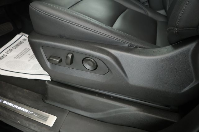 2025 Chevrolet Suburban 4dr LT with Comfort & Illumination Packages + Panoramic Sunroof - 22932721 - 9