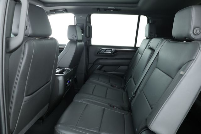 2025 Chevrolet Suburban 4dr LT with Comfort & Illumination Packages + Panoramic Sunroof - 22932721 - 20