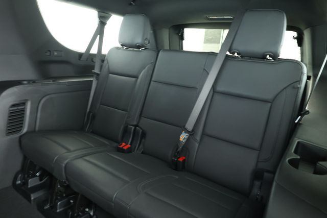 2025 Chevrolet Suburban 4dr LT with Comfort & Illumination Packages + Panoramic Sunroof - 22932721 - 21