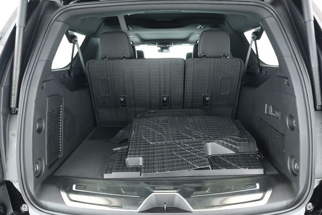 2025 Chevrolet Suburban 4dr LT with Comfort & Illumination Packages + Panoramic Sunroof - 22932721 - 22