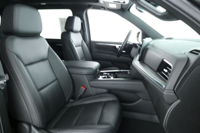 2025 Chevrolet Suburban 4dr LT with Comfort & Illumination Packages + Panoramic Sunroof - 22932721 - 24