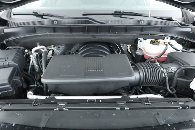 2025 Chevrolet Suburban 4dr LT with Comfort & Illumination Packages + Panoramic Sunroof - 22932721 - 26
