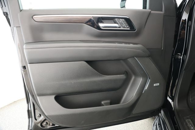 2025 Chevrolet Suburban 4dr LT with Comfort & Illumination Packages + Panoramic Sunroof - 22932721 - 8