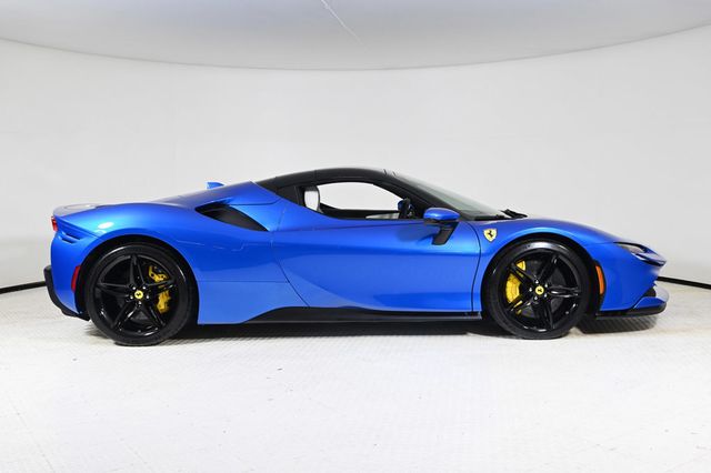 2025 Ferrari SF90 Spider Base - 22915922 - 9