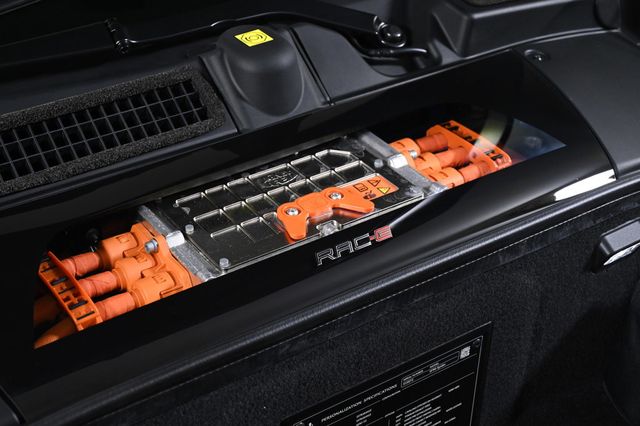 2025 Ferrari SF90 Spider Base - 22915922 - 24