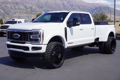 2025 Ford SUPER DUTY F-450 - 1FT8W4DM3SED31523