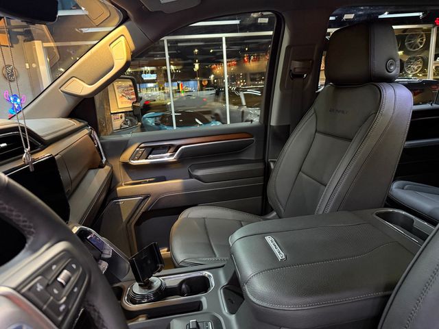 2025 GMC Sierra 3500HD 4WD Crew Cab 172" Denali - 22786082 - 27