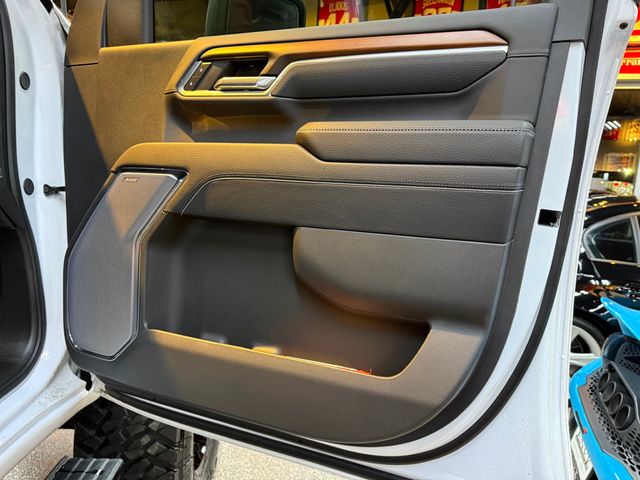 2025 GMC Sierra 3500HD 4WD Crew Cab 172" Denali - 22786082 - 39