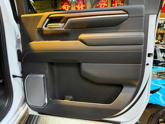 2025 GMC Sierra 3500HD 4WD Crew Cab 172" Denali - 22786082 - 40