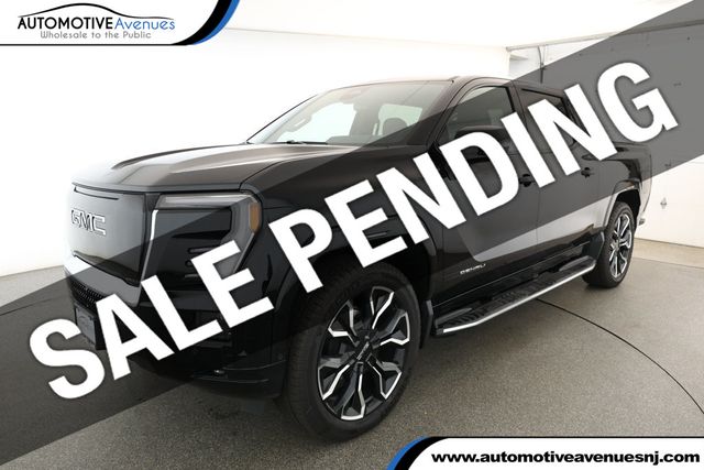 2025 GMC Sierra EV e4WD Crew Cab Extended Range Denali with Vinyl Tonneau Cover - 22912928 - 0