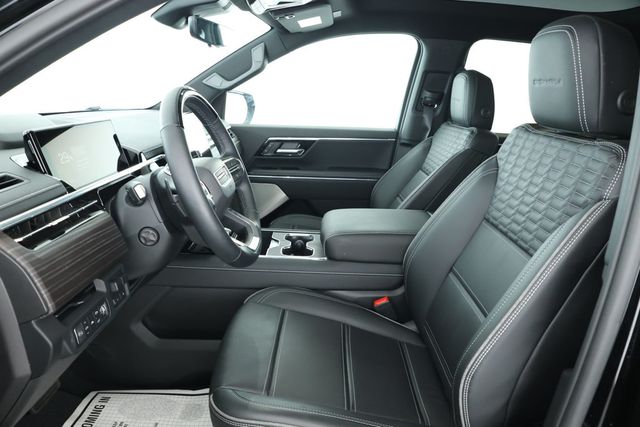 2025 GMC Sierra EV e4WD Crew Cab Extended Range Denali with Vinyl Tonneau Cover - 22912928 - 18