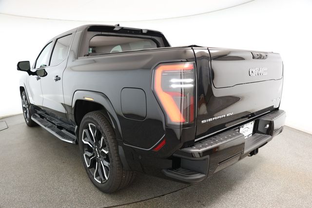 2025 GMC Sierra EV e4WD Crew Cab Extended Range Denali with Vinyl Tonneau Cover - 22912928 - 5