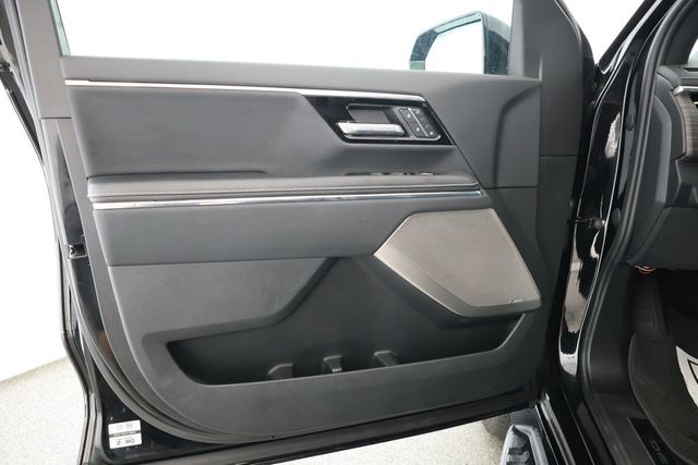 2025 GMC Sierra EV e4WD Crew Cab Extended Range Denali with Vinyl Tonneau Cover - 22912928 - 8