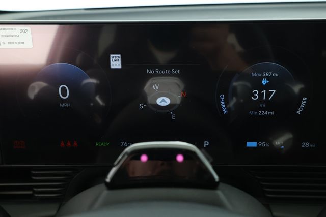 2025 Hyundai IONIQ 5 SE RWD *Ltd Avail* - 22923834 - 10