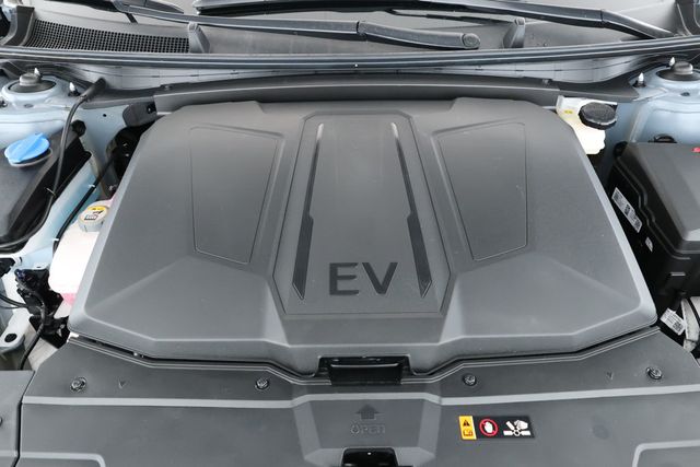 2025 Hyundai IONIQ 5 SE Standard Range RWD - 22895336 - 22