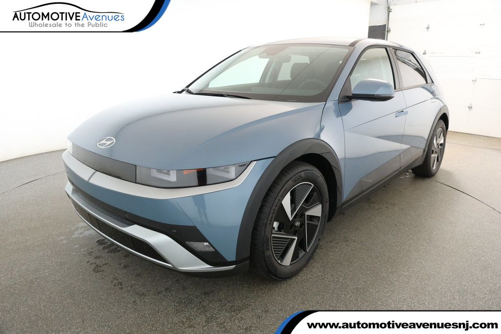 2025 Hyundai IONIQ 5 SE Standard Range RWD *Ltd Avail* - 22923841 | Video 1