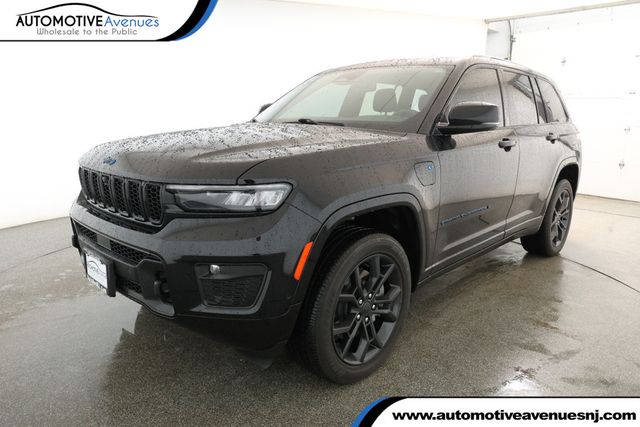 2025 Jeep Grand Cherokee 4xe Anniversary Edition 4x4 with 20'' Black Painted Aluminum Wheels - 22930946 - 0